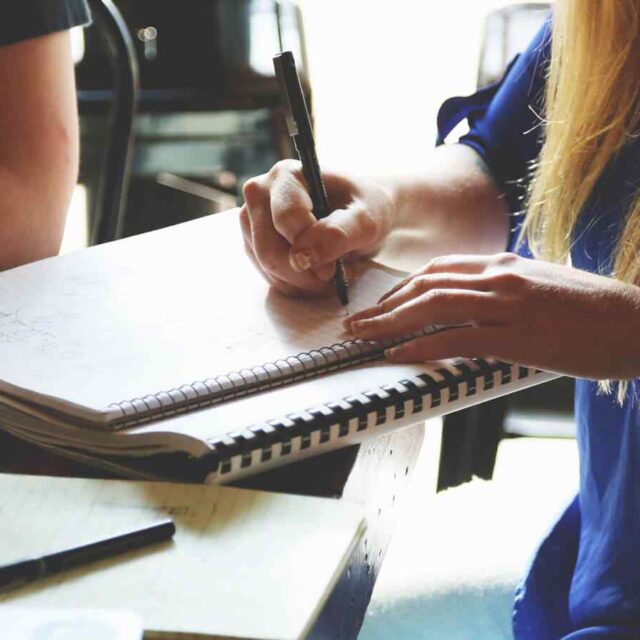 https://www.floramabiamina.com/wp-content/uploads/2016/07/bg-headline-08-640x640.jpg