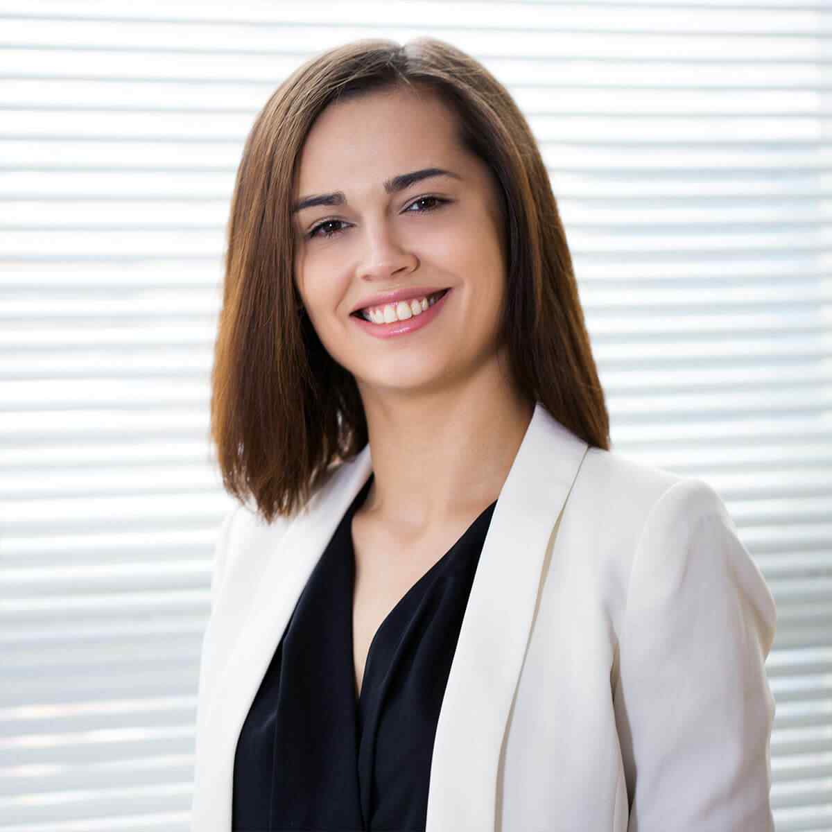 https://www.floramabiamina.com/wp-content/uploads/2018/01/img-team-member-02.jpg